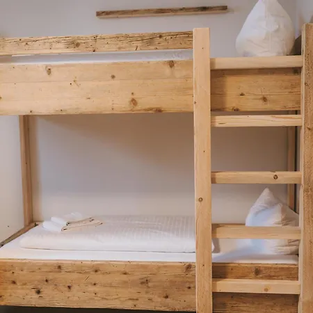 Apartment Schneeglück Und Schneeliebe Gruppenunterkunft Mit Sauna Und Terrasse Für Bis Zu 21 Personen Winterberg